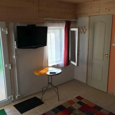 Hajnal A Tavaknál Maison d'hôtes Sarkeresztes