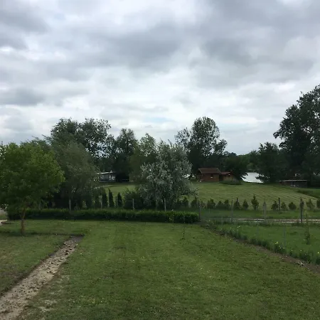Hajnal A Tavaknál Sarkeresztes