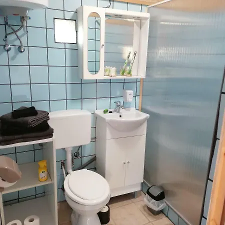 Hajnal A Tavaknál *